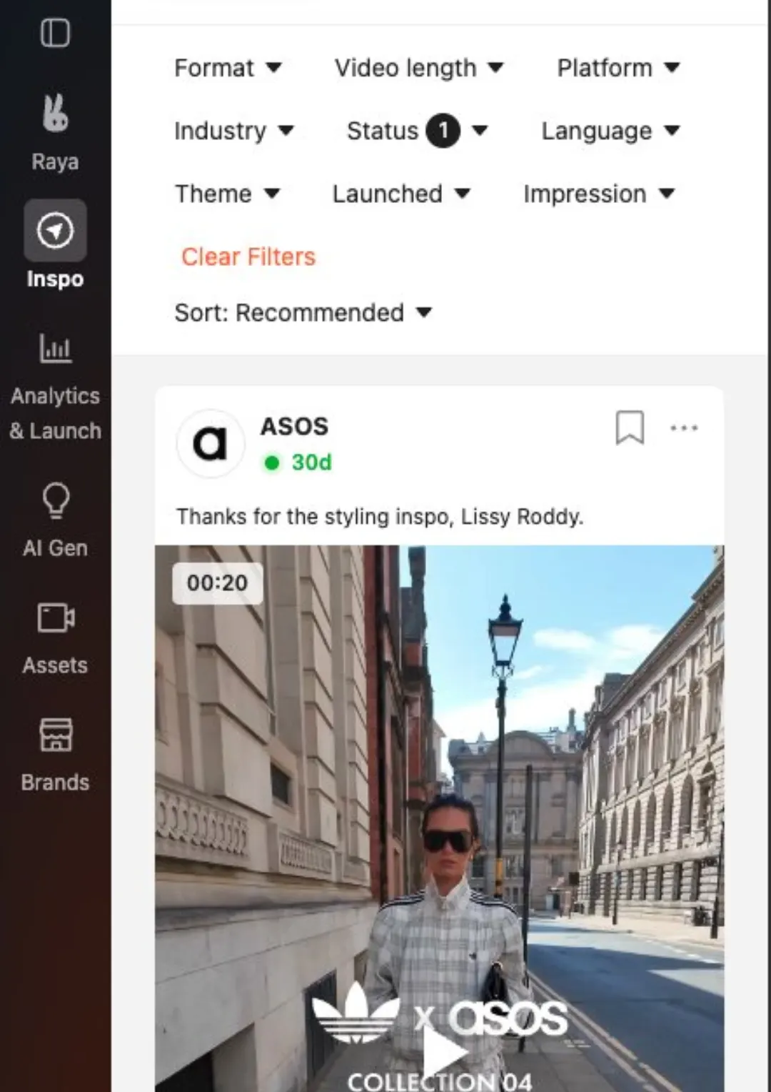 Atria arayüzü: sol menü (Inspo, Analytics & Launch, AI Gen, Assets, Brands), format/platform/durum filtreleri ve reklam akışı